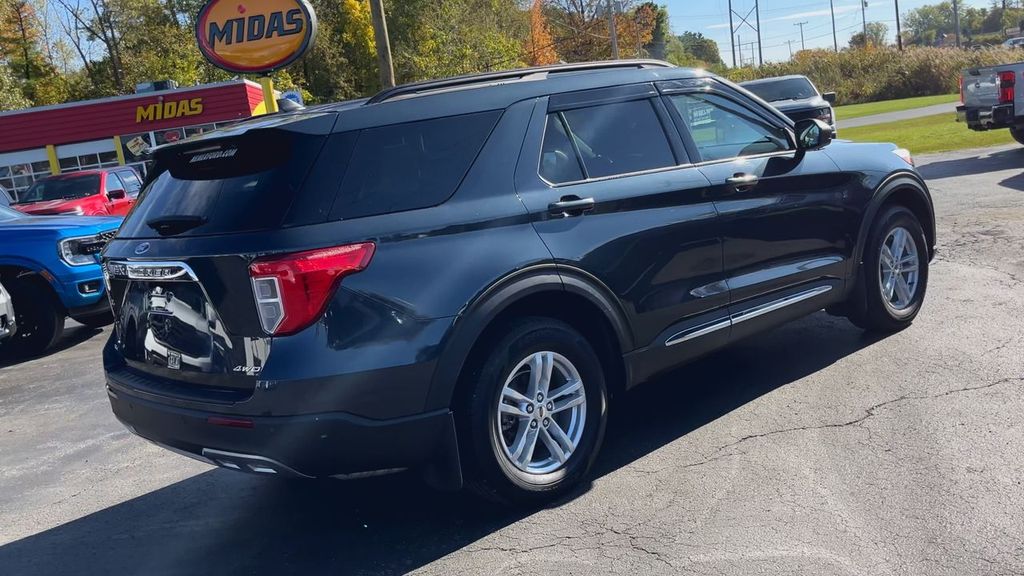 2022 Ford Explorer XLT photo 3
