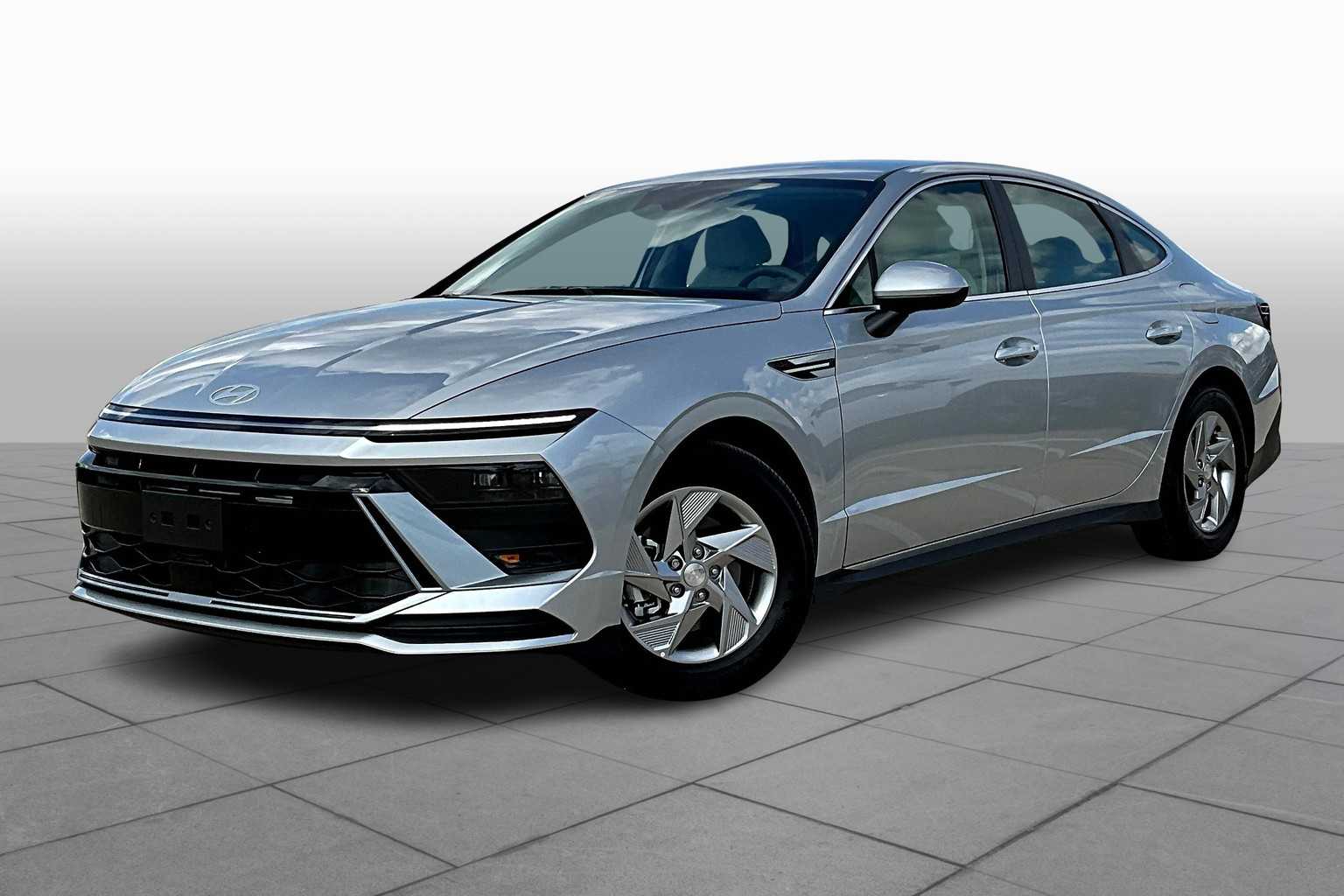 2025 Hyundai Sonata SE photo 2