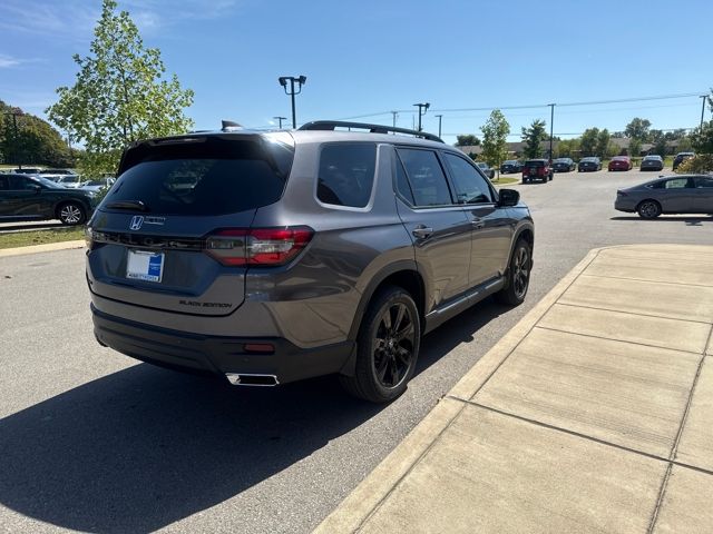 2025 Honda Pilot Black Edition photo 4