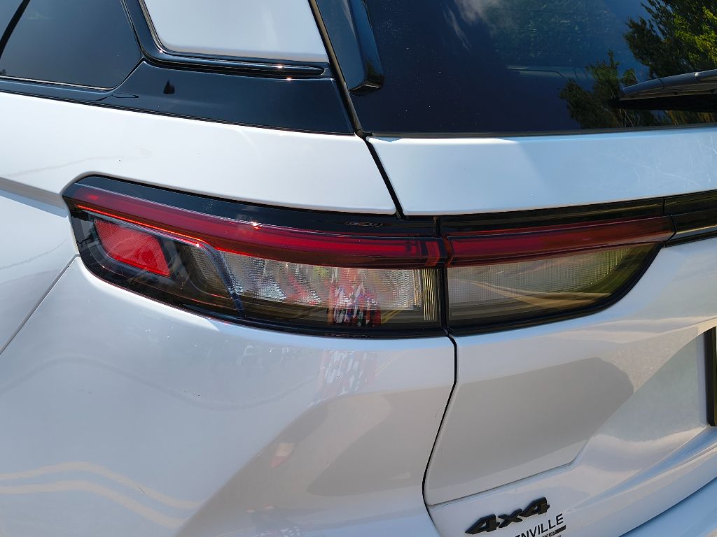 2023 Jeep Grand Cherokee Altitude X photo 2