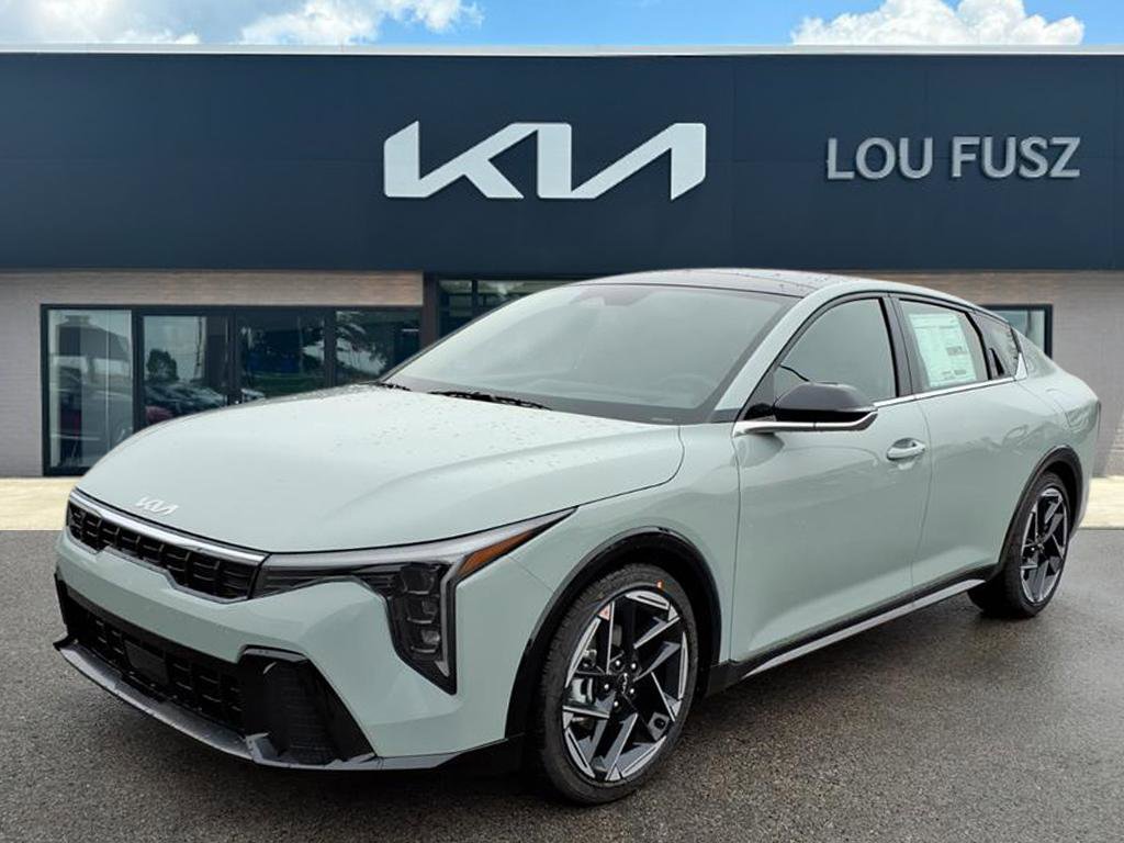 2025 Kia K4 GT-Line's photo