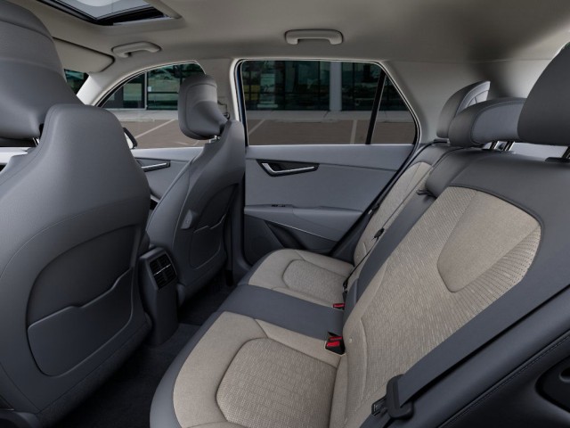 New 2025 Mineral Blue Kia SX image 18