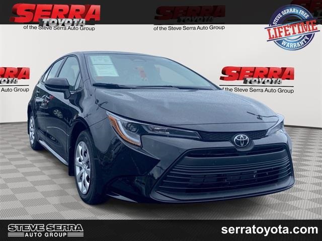 2025 Toyota Corolla LE's photo