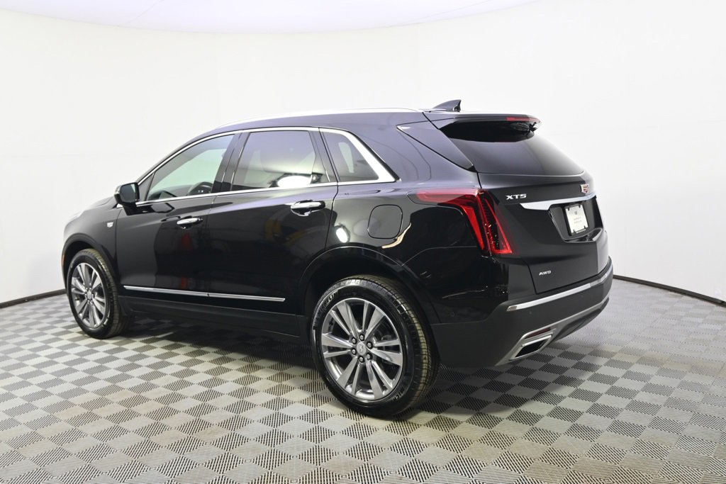 2024 Cadillac XT5 Premium Luxury photo 3