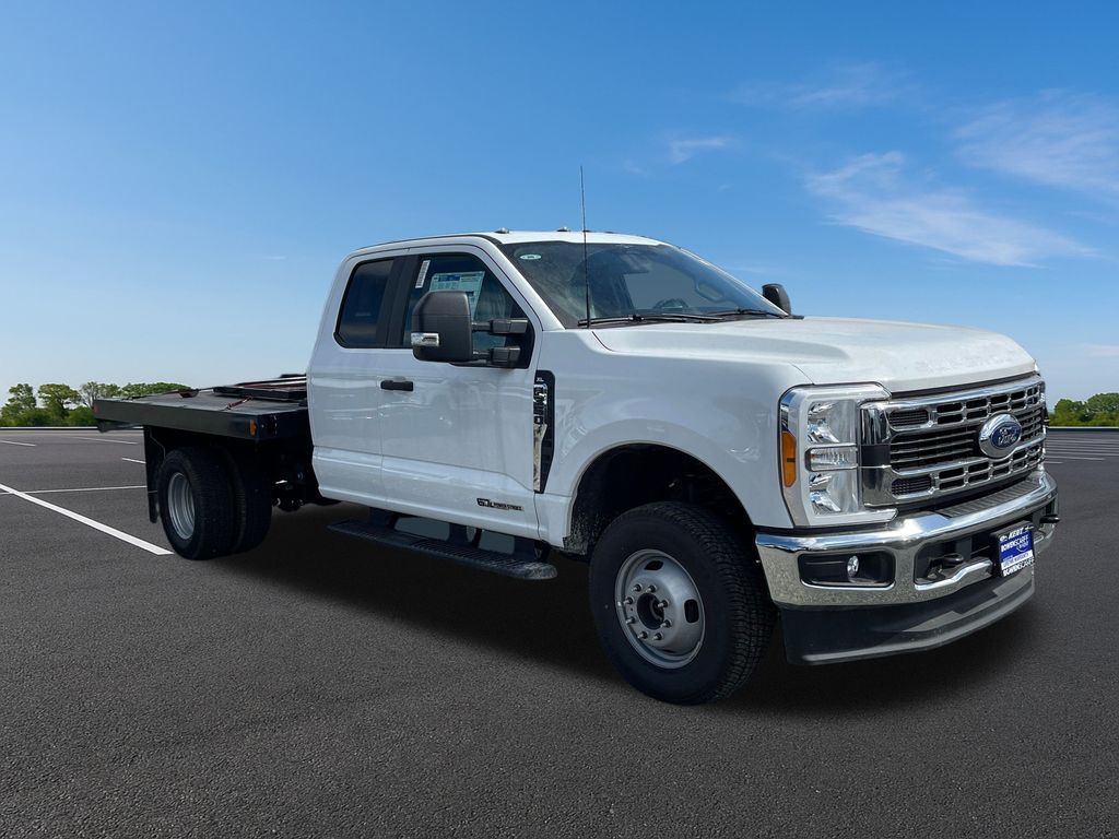 2023 Ford F-350 photo 4