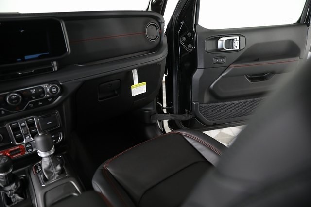 2025 Jeep Gladiator Rubicon photo 21