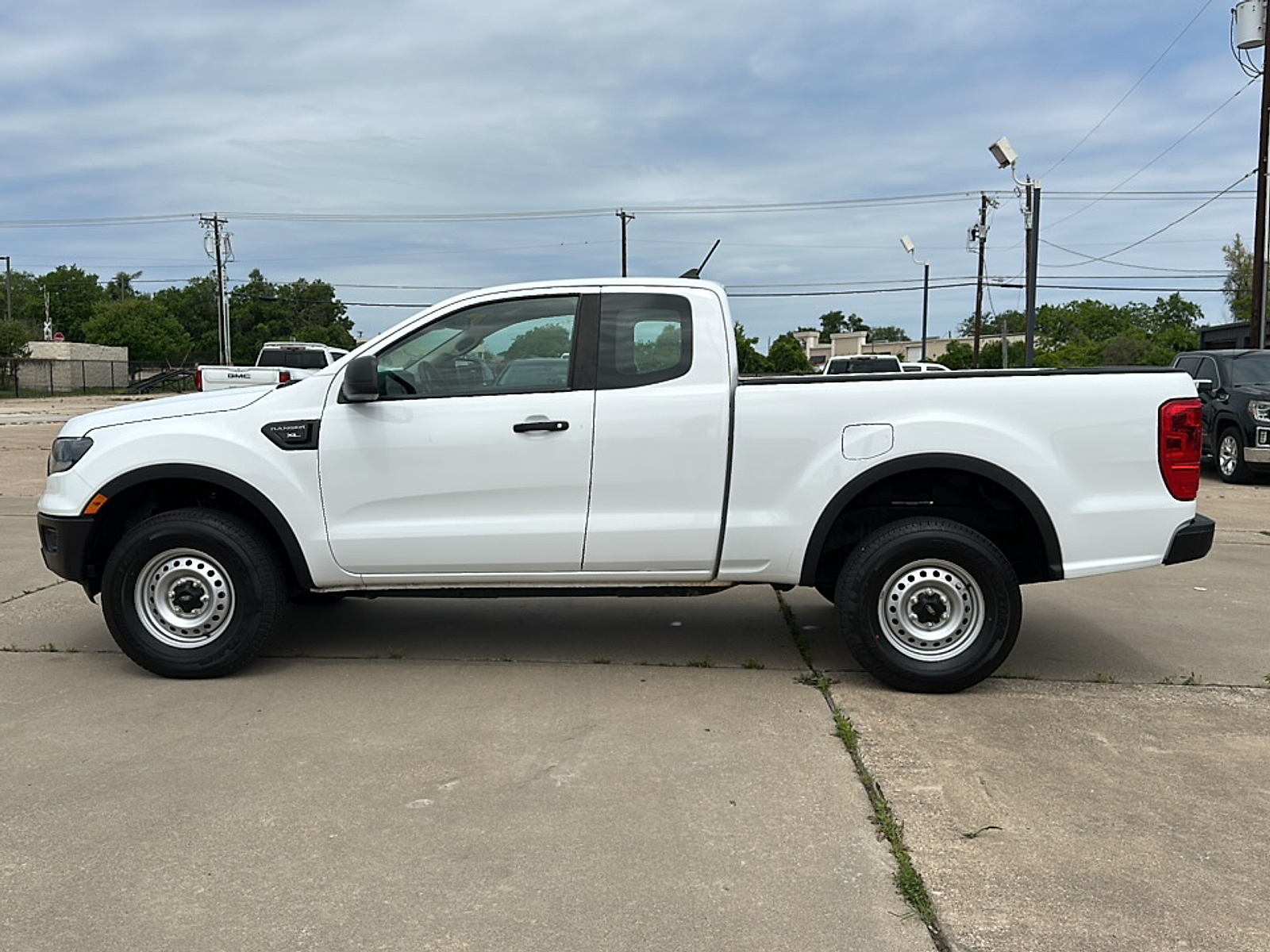 Used 2022 White Ford XL image 5
