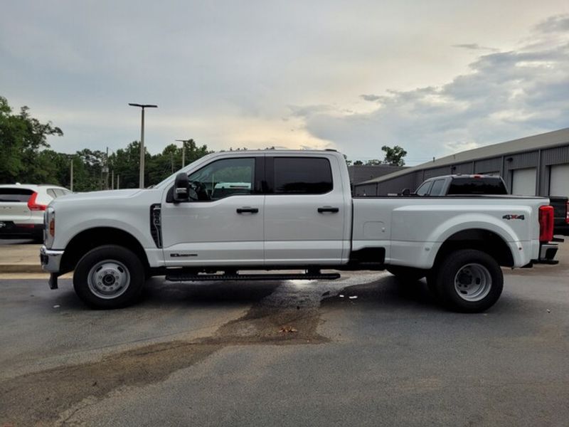 2024 Ford F-350 XLT photo 4