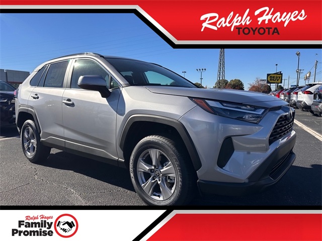 2025 Toyota RAV4 XLE's photo