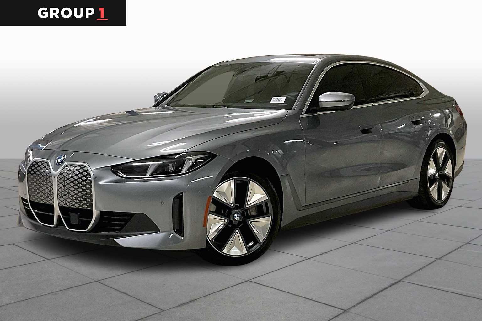 2025 BMW i4 40's photo