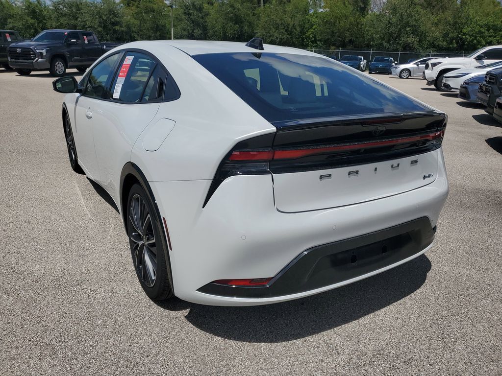 2026 Toyota Prius XLE photo 7