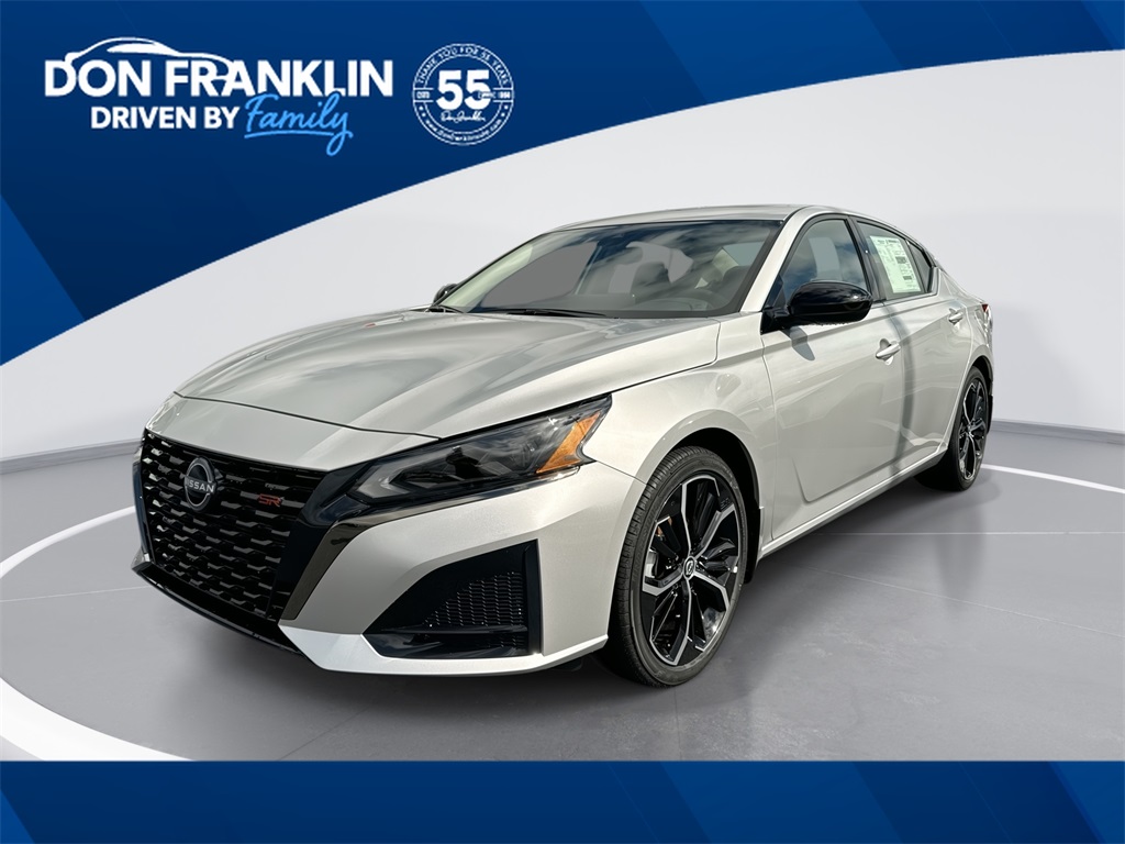 2025 Nissan Altima SR's photo