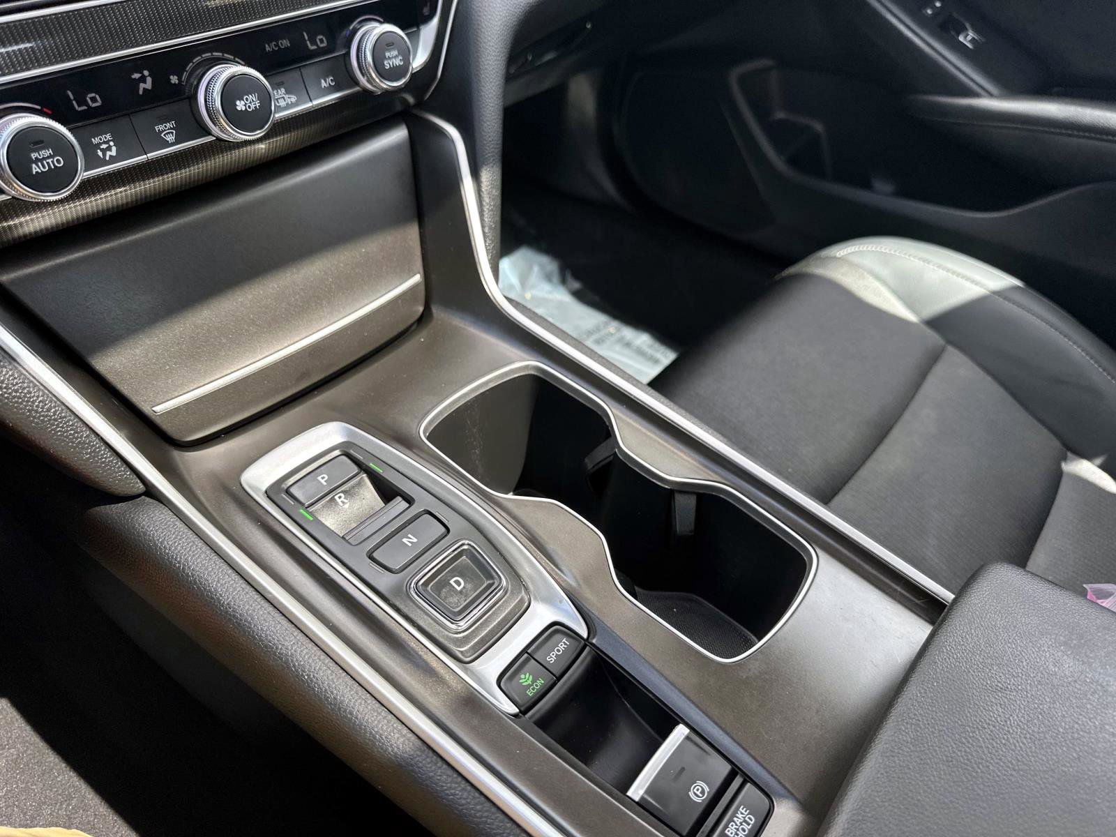 2022 Honda Accord Sport 2.0T photo 24
