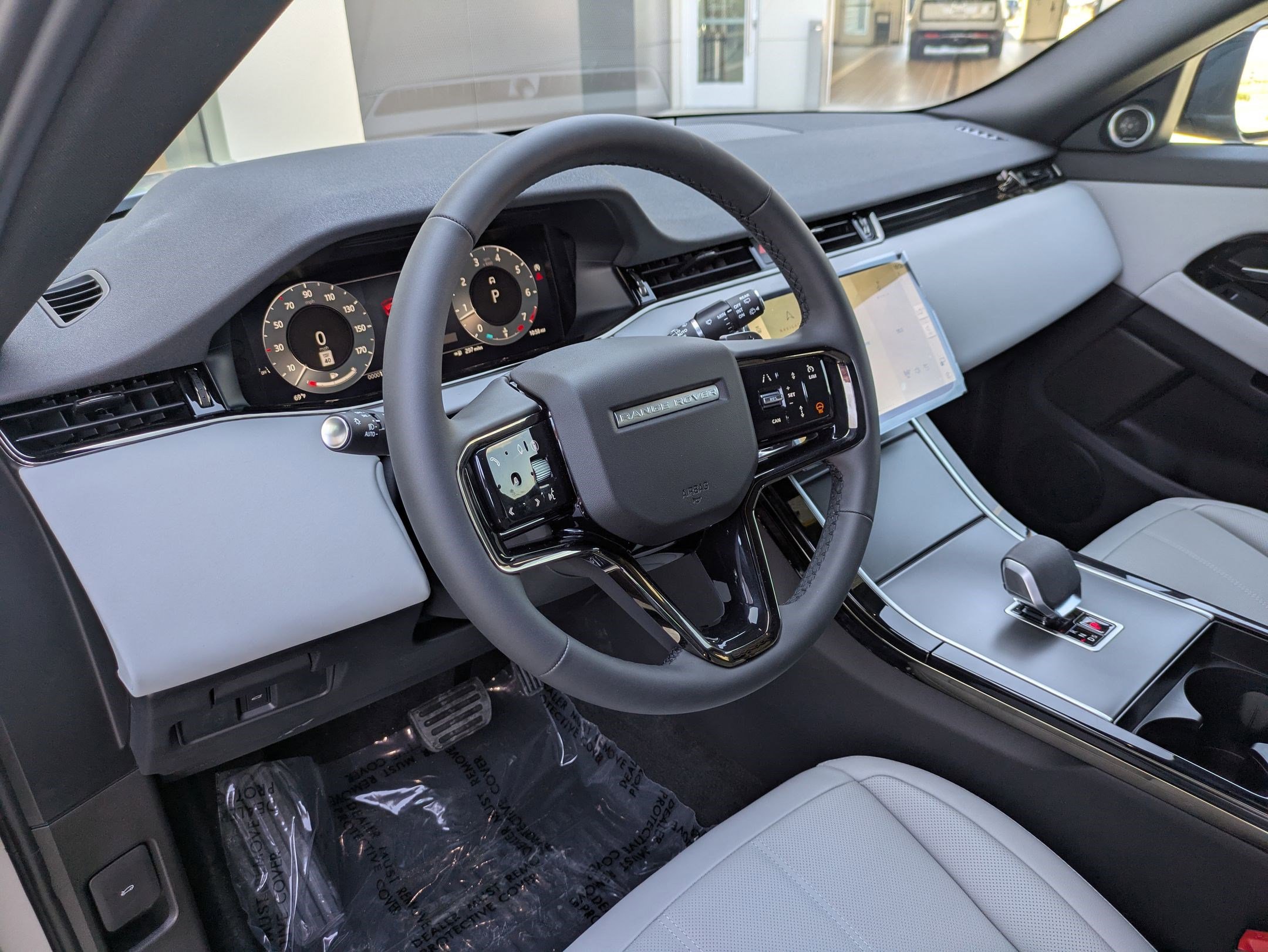 2026 Land Rover Range Rover Evoque S photo 10