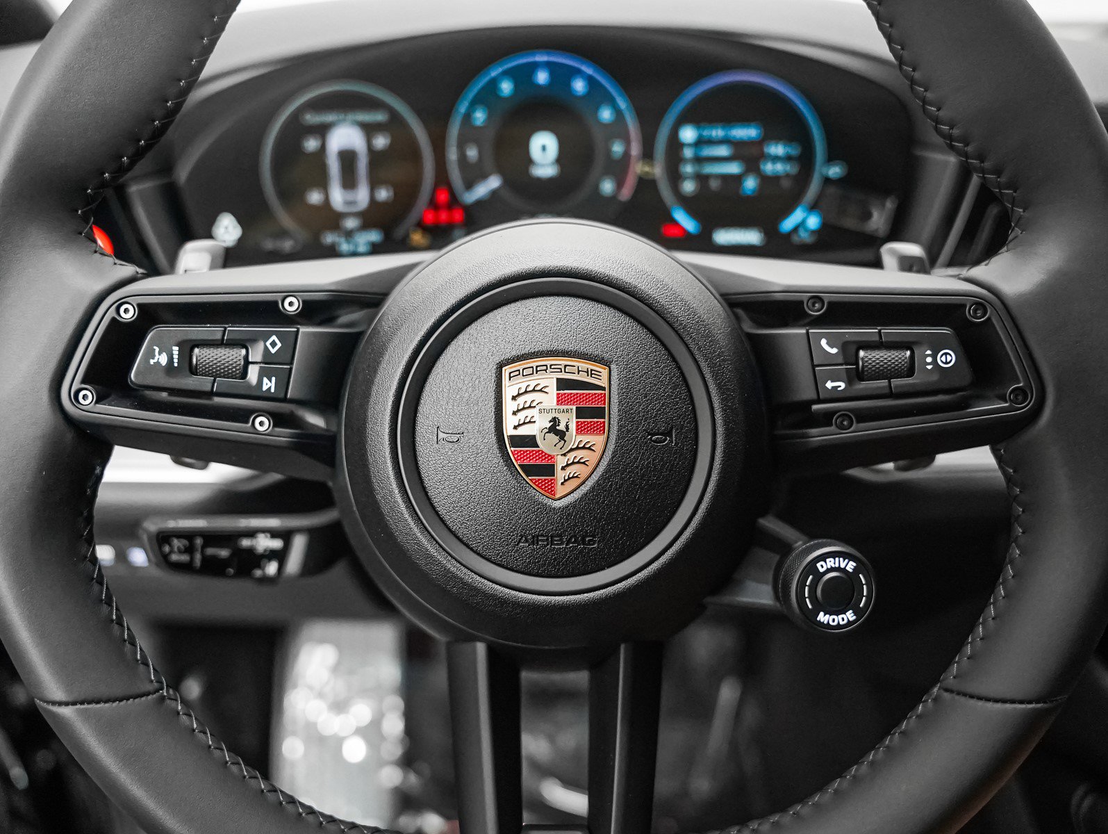 2025 Porsche Cayenne Coupe photo 16