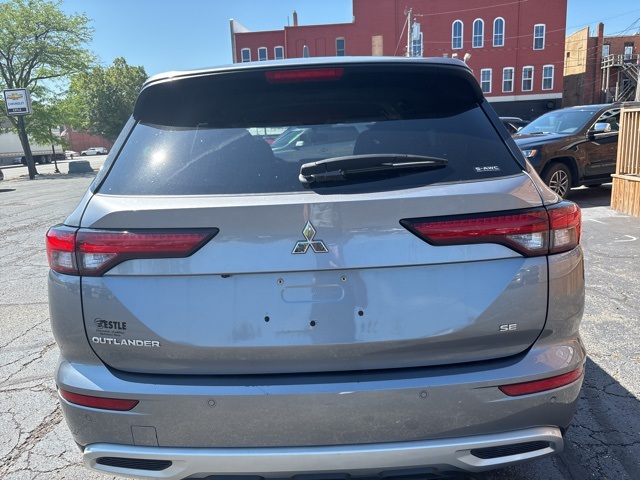 2023 Mitsubishi Outlander SE photo 5