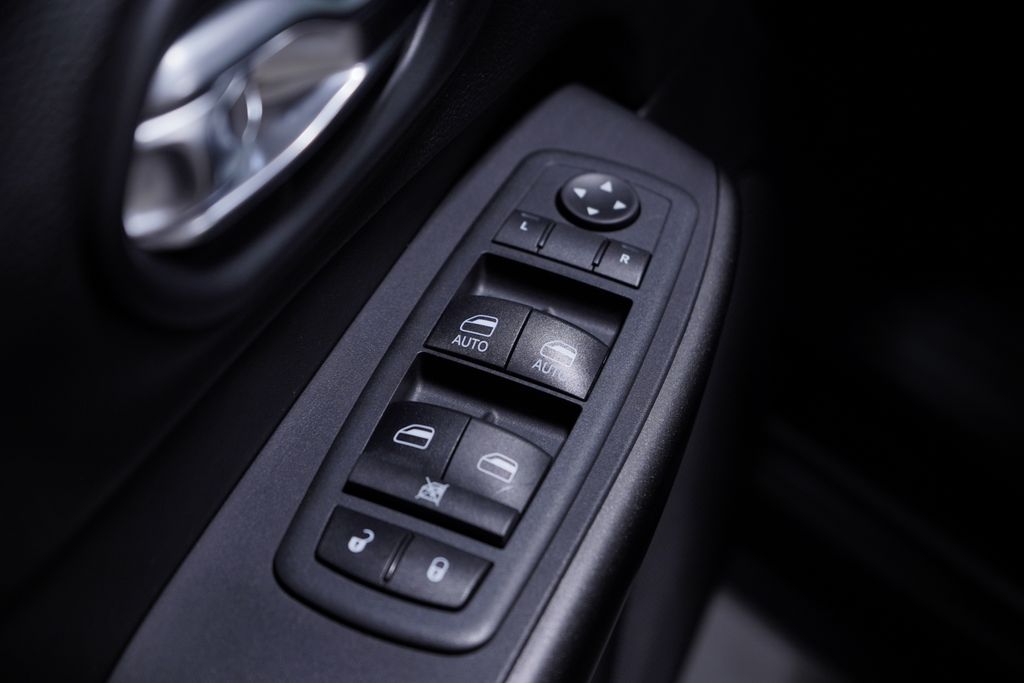 2020 Jeep Cherokee Trailhawk photo 15