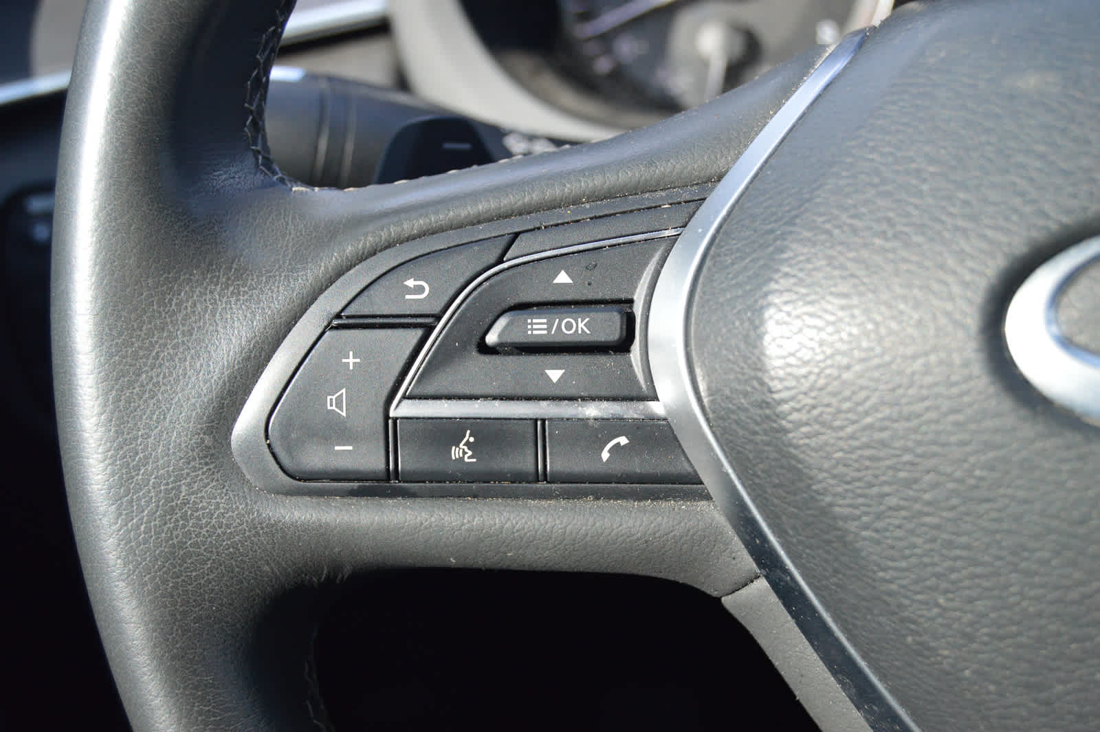2023 Infiniti QX50 Luxe photo 19