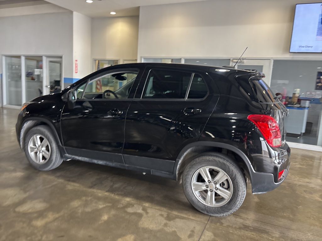 2022 Chevrolet Trax LS photo 12