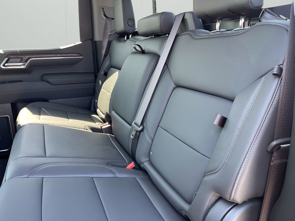 2025 Gmc Sierra 1500 SLT photo 11