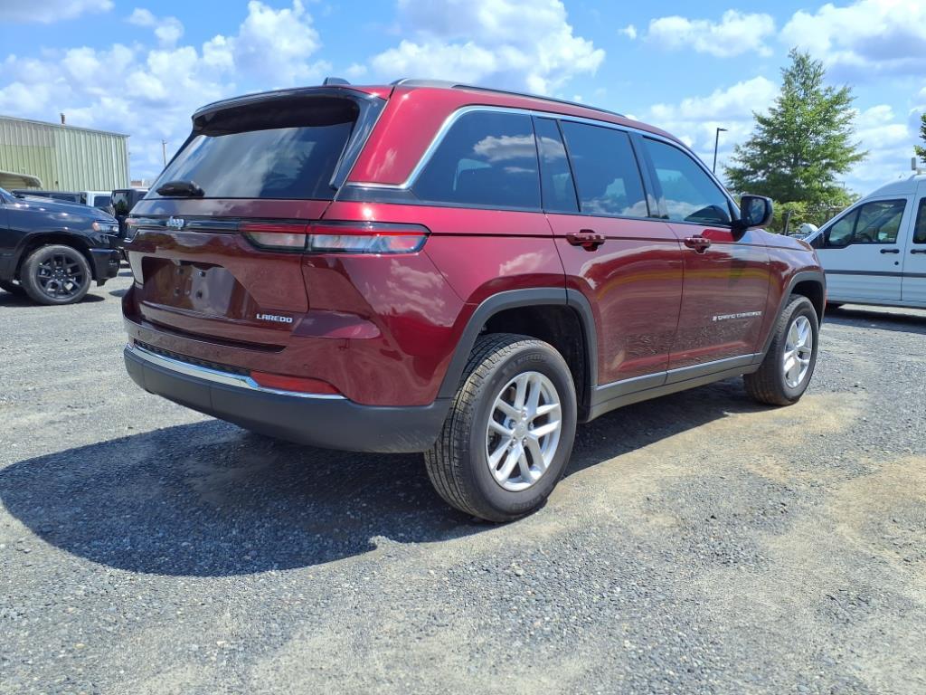 2024 Jeep Grand Cherokee Laredo X photo 8