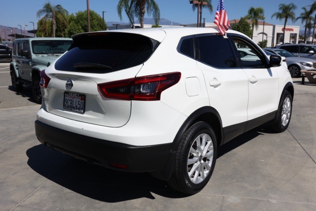 2022 Nissan Rogue Sport S photo 3
