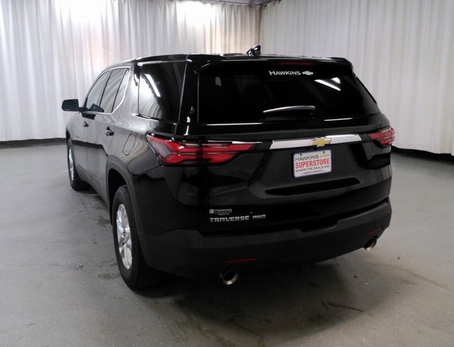 2023 Chevrolet Traverse LS photo 4