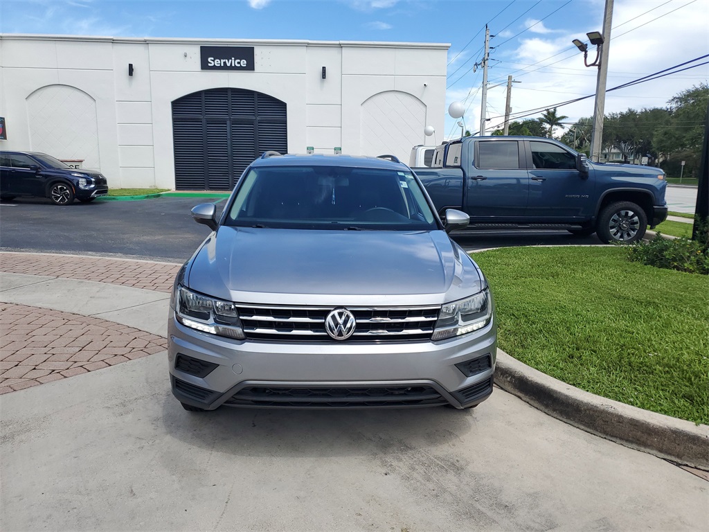 2020 Volkswagen Tiguan SE photo 2