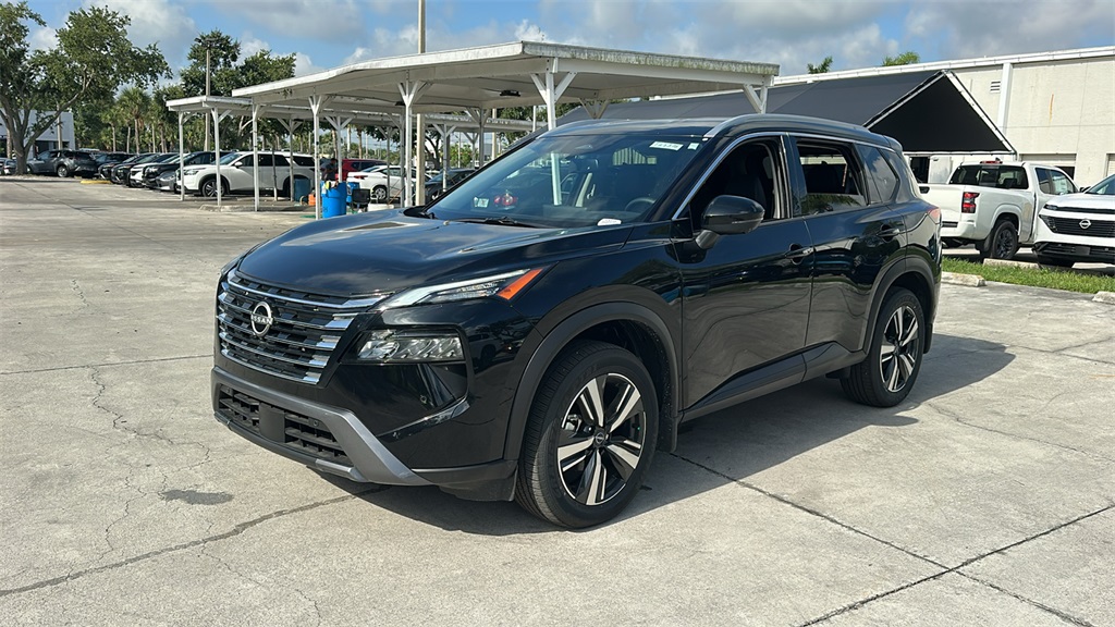 2025 Nissan Rogue SL photo 3