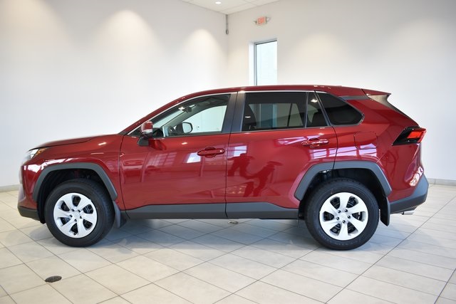 2025 Toyota RAV4 LE photo 5