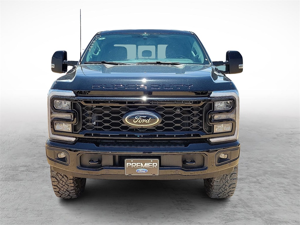 2025 Ford F-250 photo 3