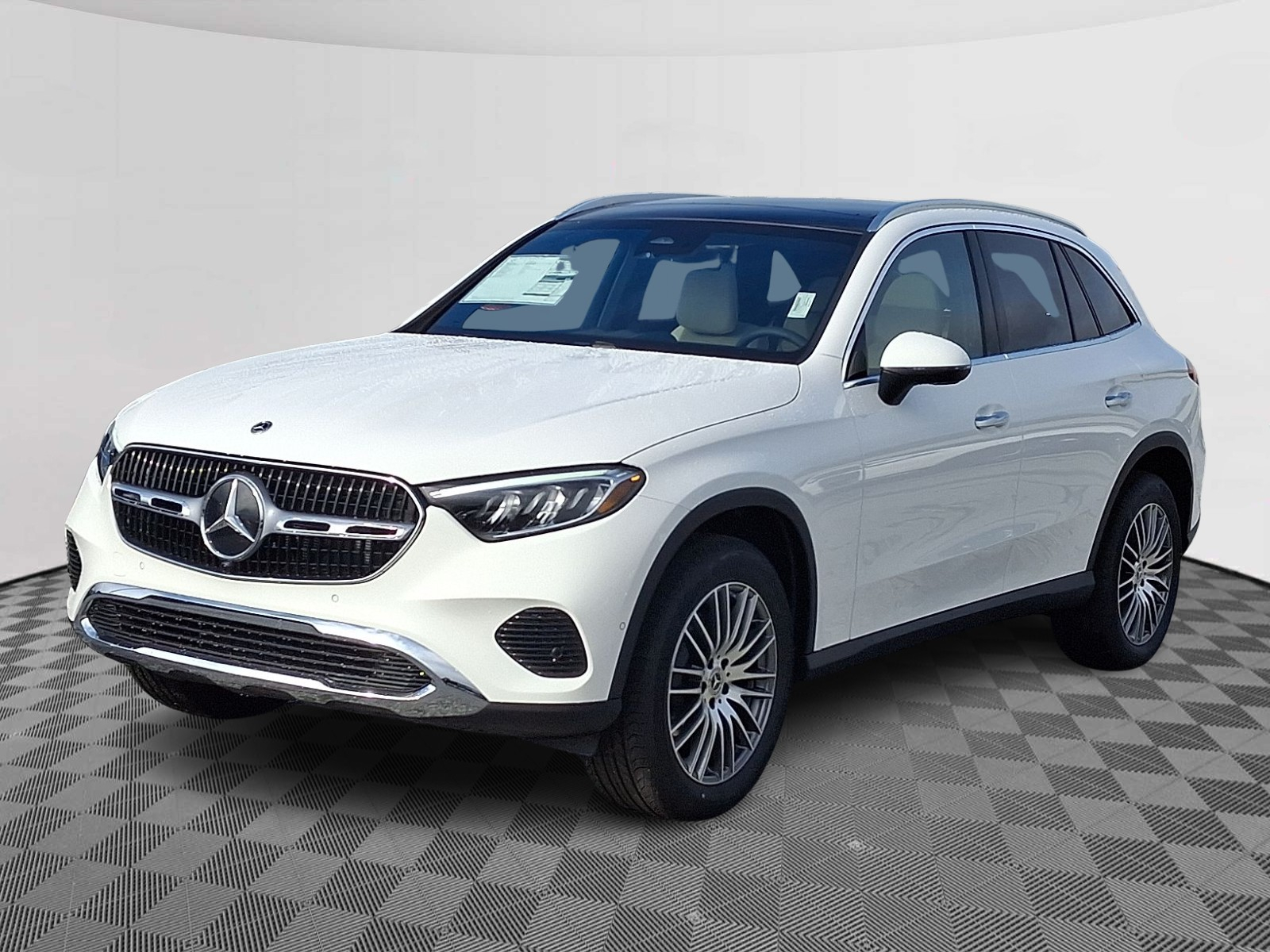 2026 Mercedes Benz GLC 300 4MATIC photo 2