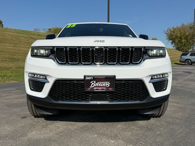 2025 Jeep Grand Cherokee Limited photo 2