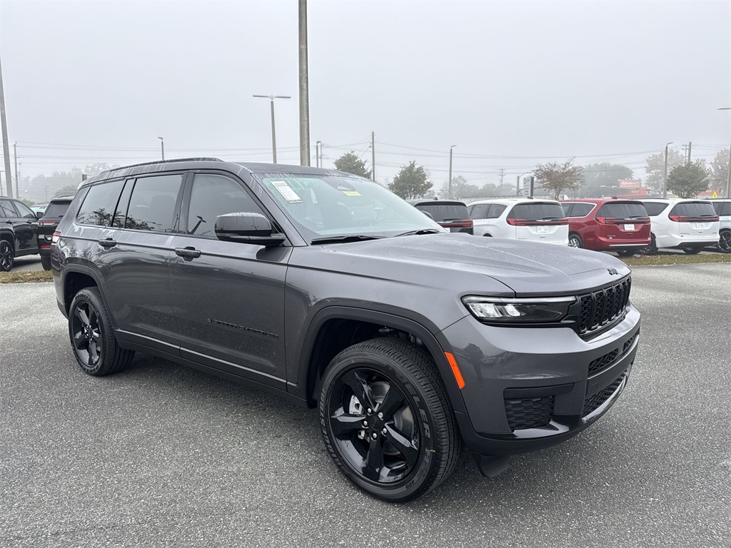 2025 Jeep Grand Cherokee L Altitude's photo
