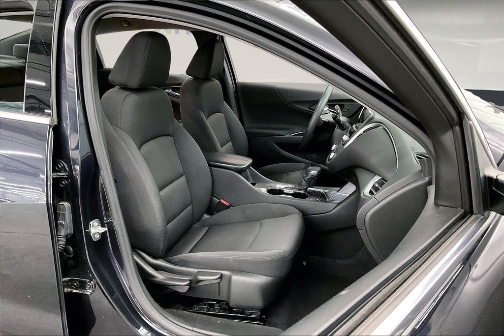 2023 Chevrolet Malibu 1LT photo 8