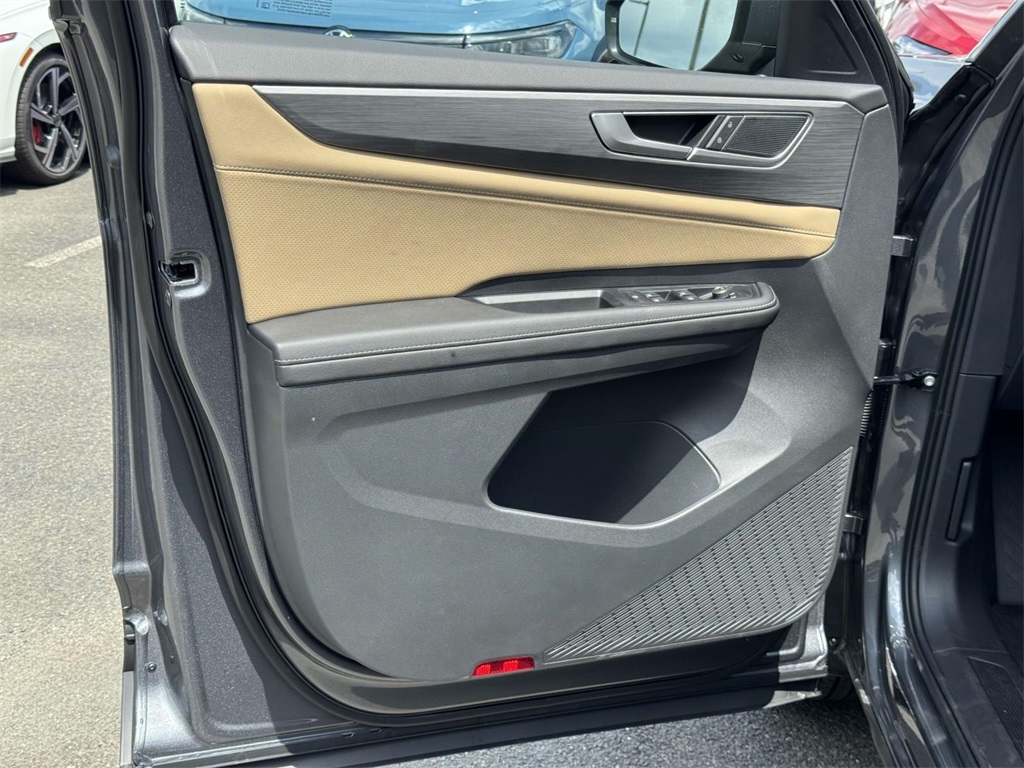2025 Volkswagen Atlas Cross Sport SE photo 25