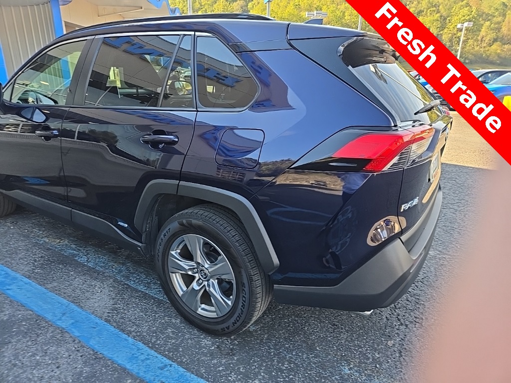 2023 Toyota RAV4 Hybrid XLE photo 4