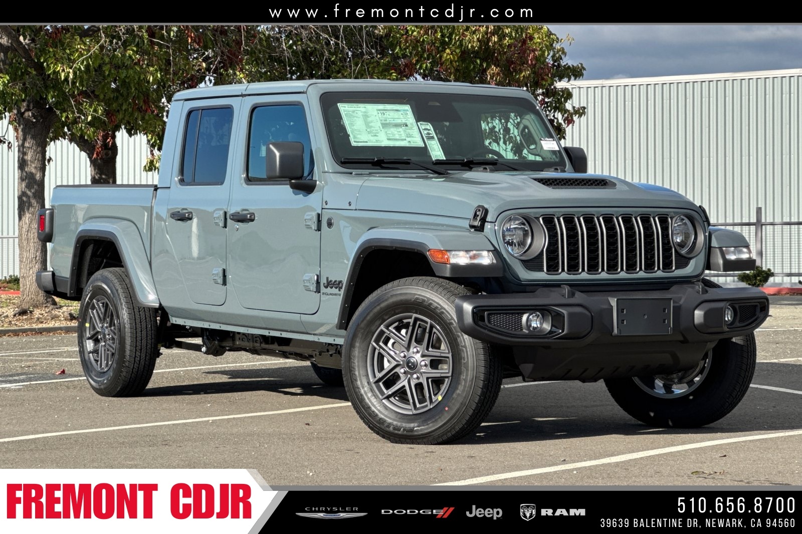 2026 Jeep Gladiator Sport S's photo