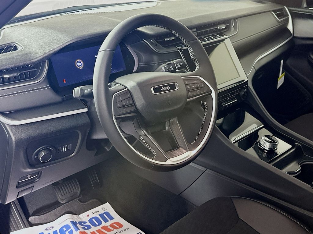 2025 Jeep Grand Cherokee Altitude X photo 3