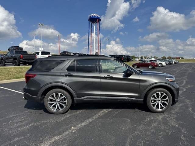 2020 Ford Explorer ST photo 2