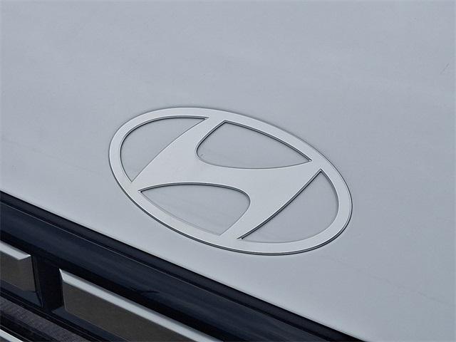 2026 Hyundai Santa Fe SE photo 2