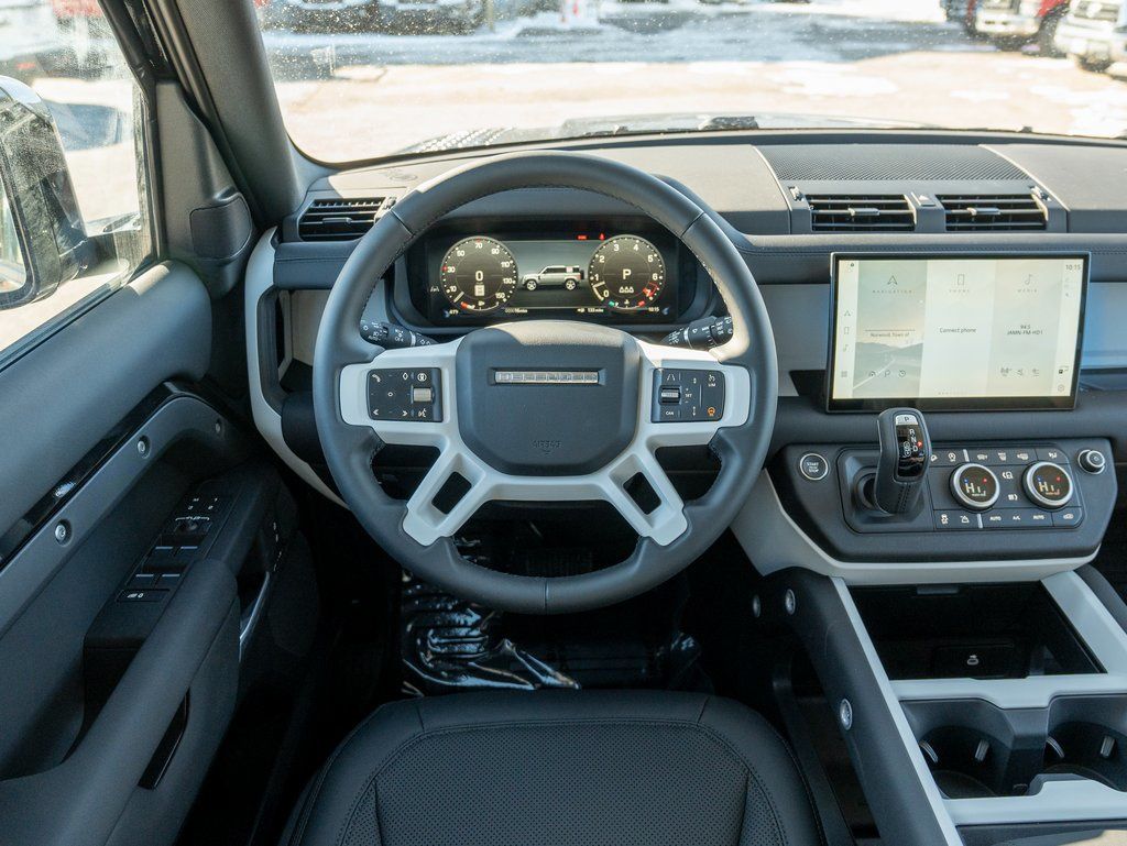 2025 Land Rover Defender 110 S photo 12