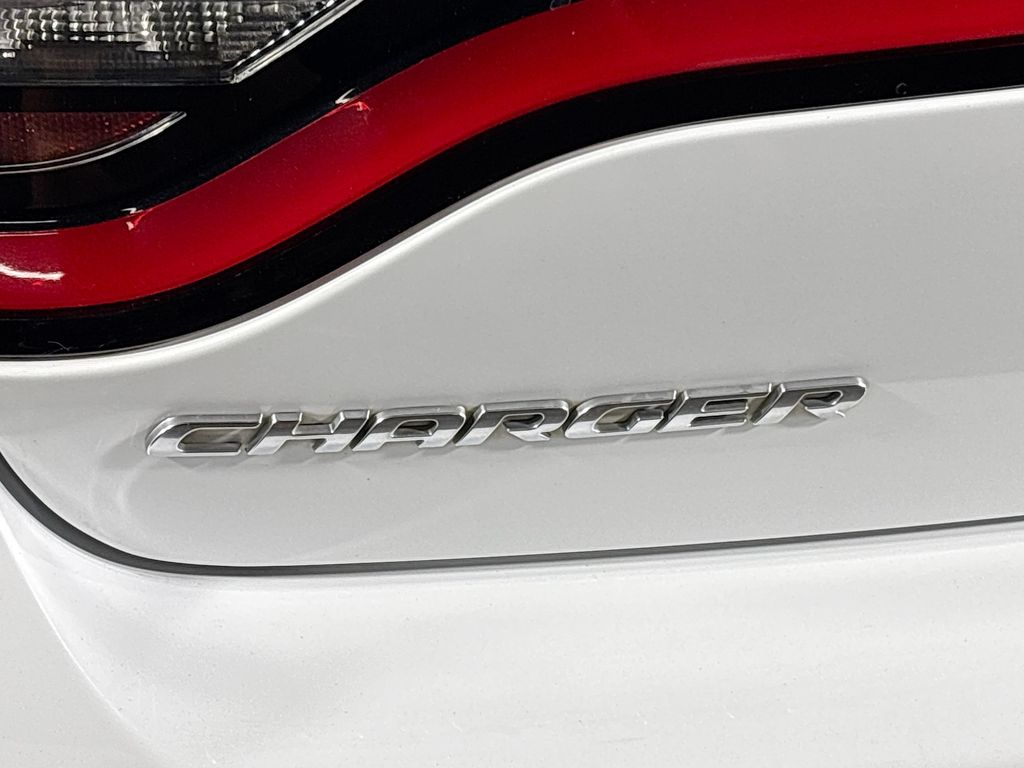 2021 Dodge Charger SXT photo 23
