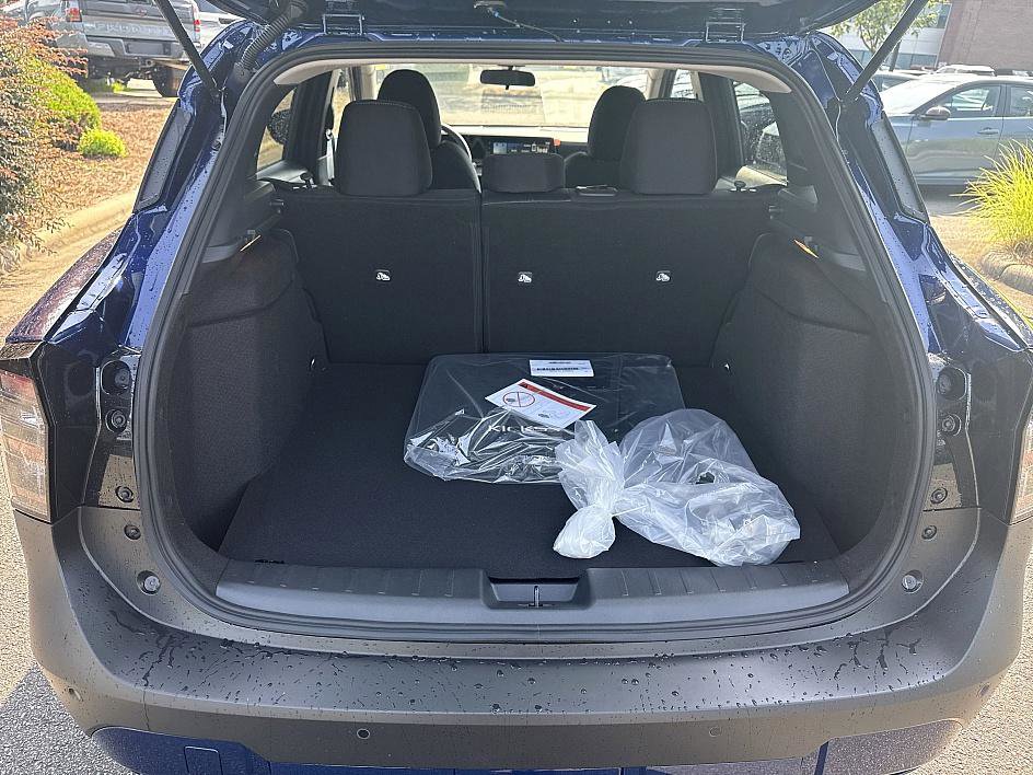 2025 Nissan Kicks SV photo 11
