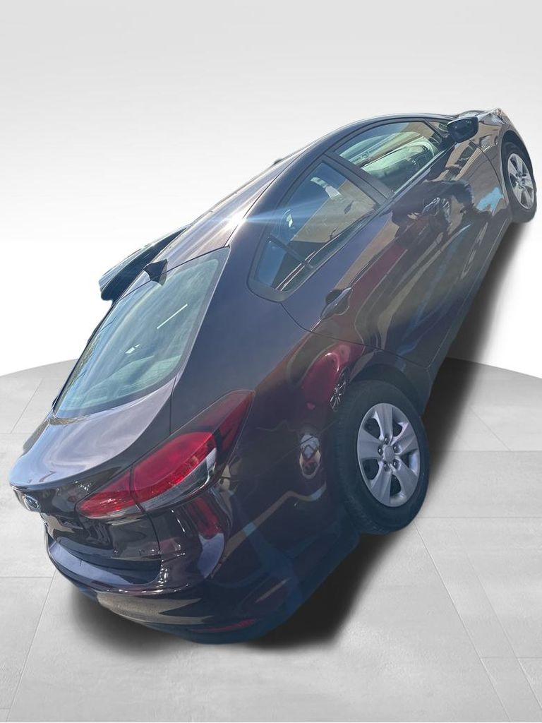 2018 Kia Forte LX Base photo 3