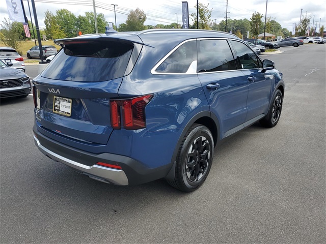 2026 Kia Sorento S photo 2