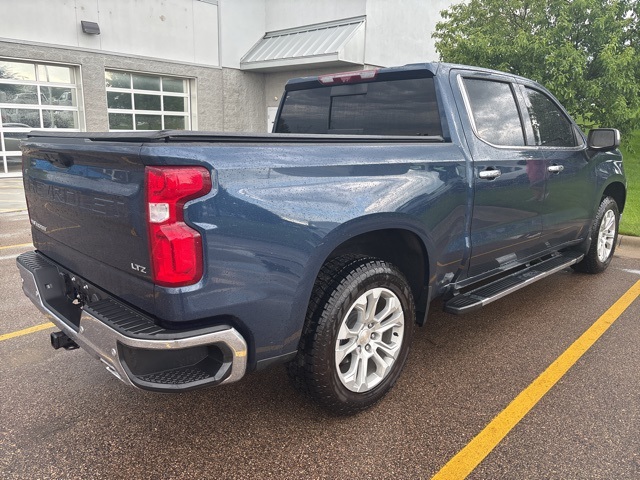 Used 2022 Chevrolet Silverado 1500 LTZ with VIN 1GCUDGET1NZ565846 for sale in Shakopee, Minnesota