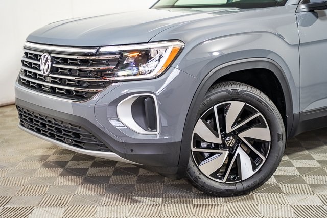 2025 Volkswagen Atlas SE Technology photo 7