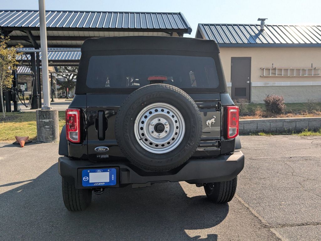2025 Ford Bronco Base photo 4