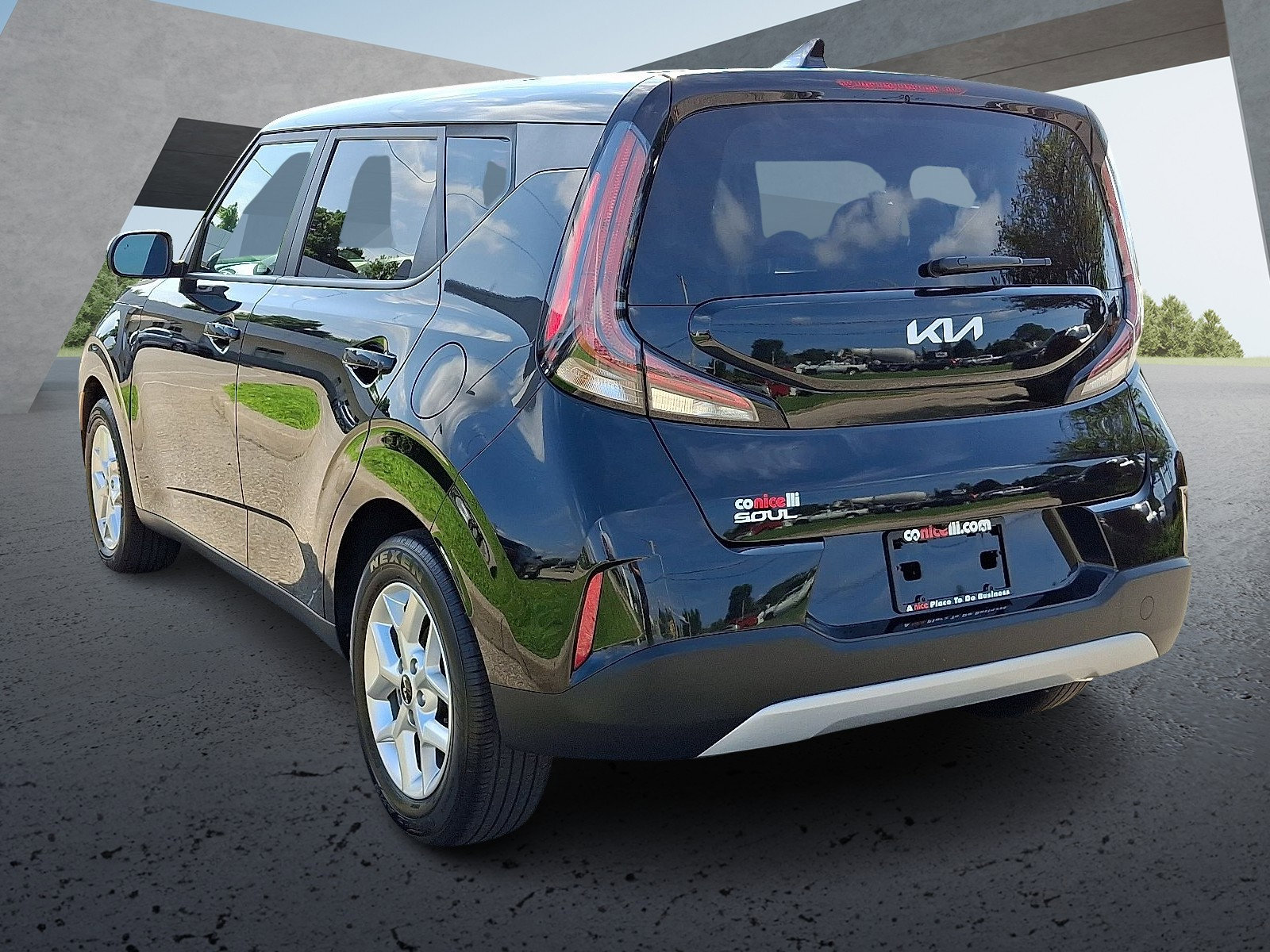 2024 Kia Soul LX photo 2